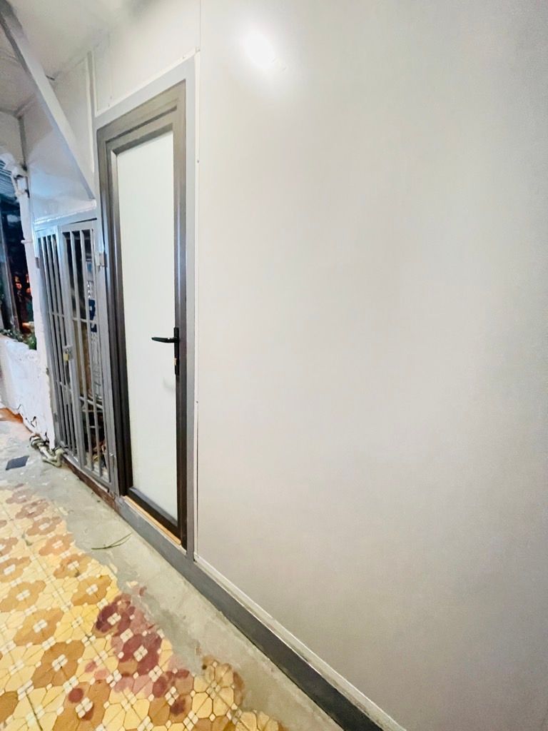 Bán nhà Quỳnh Mai - diện tích 35.4m2 3 tầng - Ô TÔ ĐỖ CẦU THANG - giá 4.65 tỷ