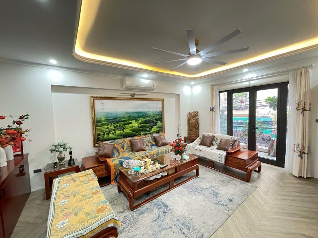 Bán nhà Quan Nhân - diện tích 97m2 6 tầng - Mặt phố kinh doanh - giá 20 tỷ