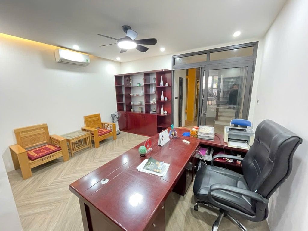 Bán nhà Quan Nhân - diện tích 97m2 6 tầng - Mặt phố kinh doanh - giá 20 tỷ