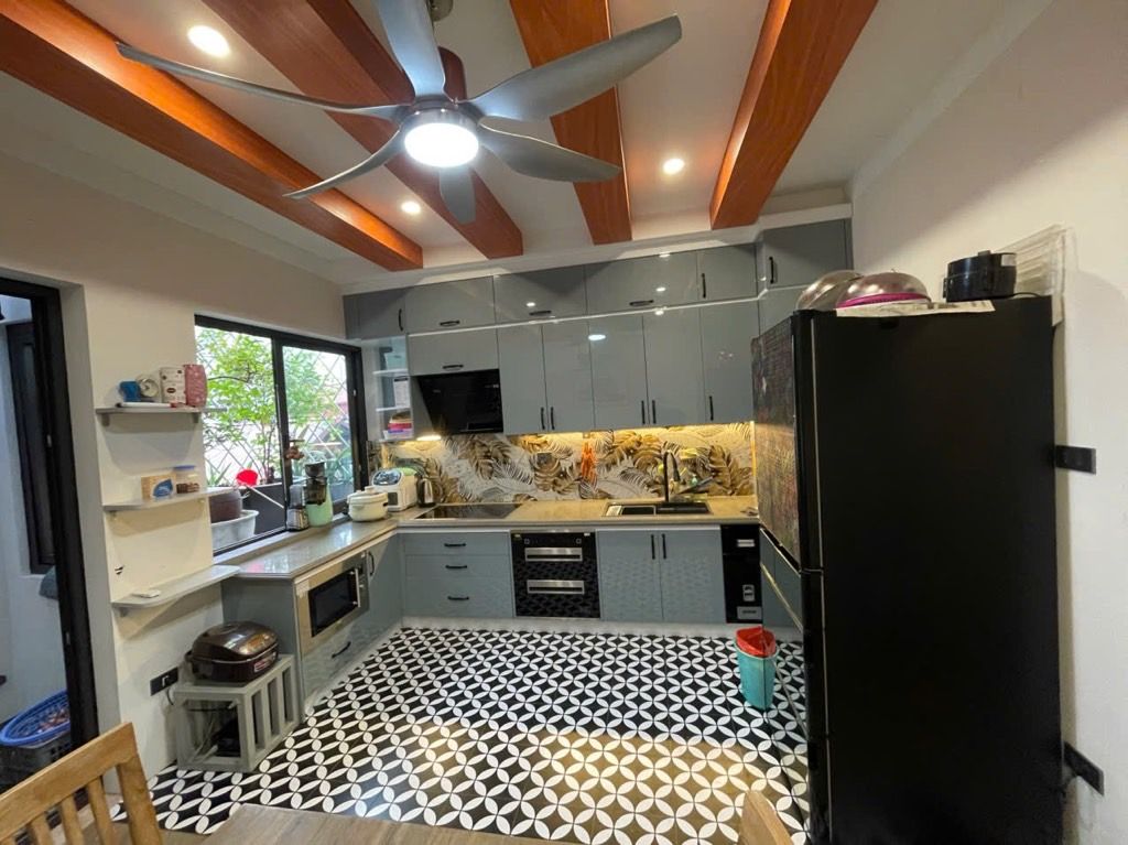 Bán nhà Quan Nhân - diện tích 97m2 6 tầng - Mặt phố kinh doanh - giá 20 tỷ