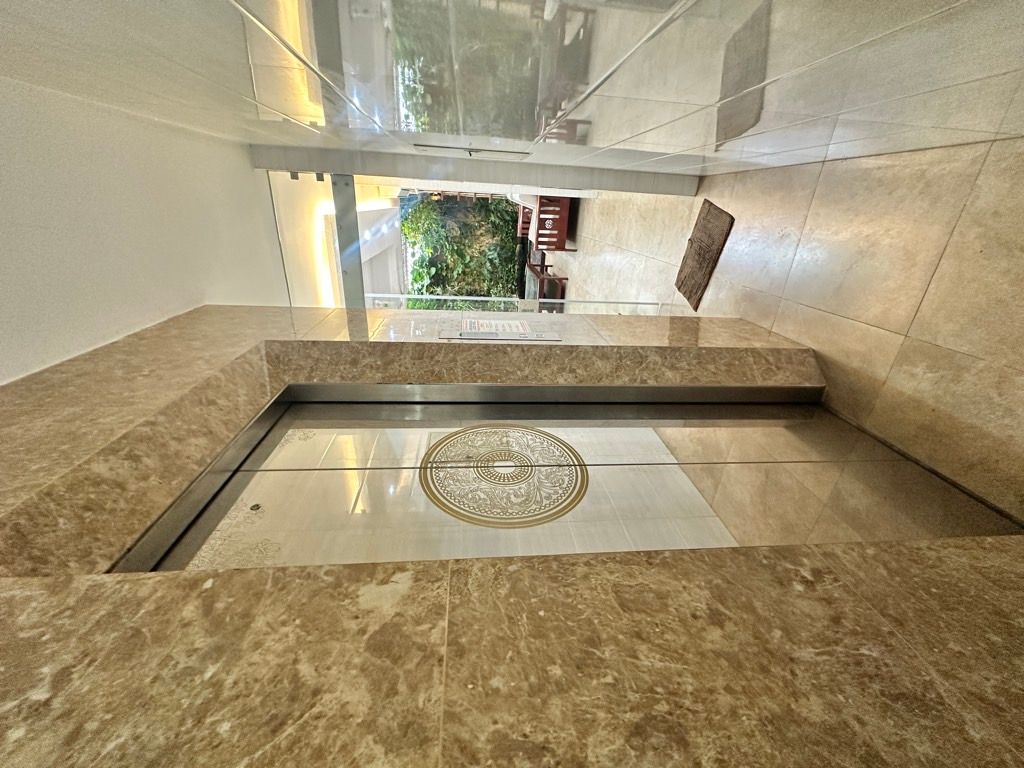 Bán nhà Vĩnh Hưng - diện tích 60m2 7 tầng - Ô tô tránh - giá 22 tỷ