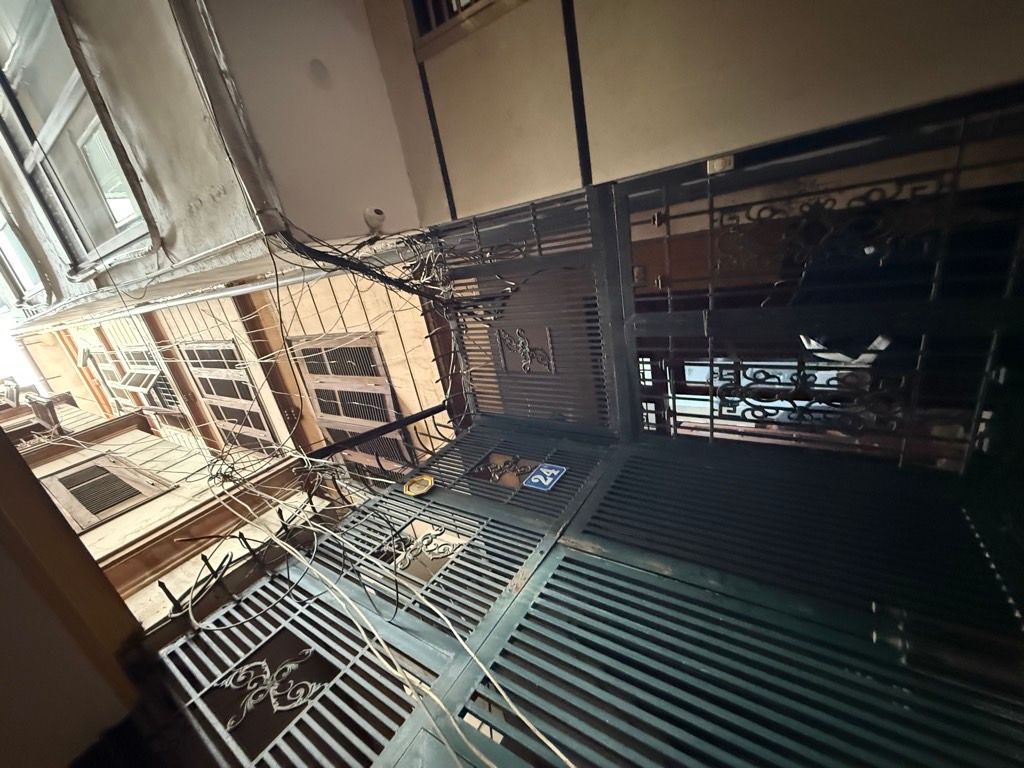 Bán nhà Phạm Ngọc Thạch - diện tích 82.7m2 6 tầng - Gần phố - giá 21,8 tỷ