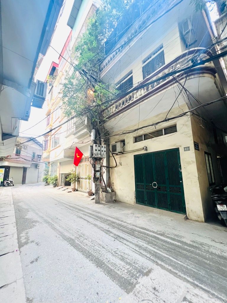 Bán nhà Hoàng Văn Thái - diện tích 40m2 3 tầng - Căn góc 3 mặt ngõ - giá 16 tỷ
