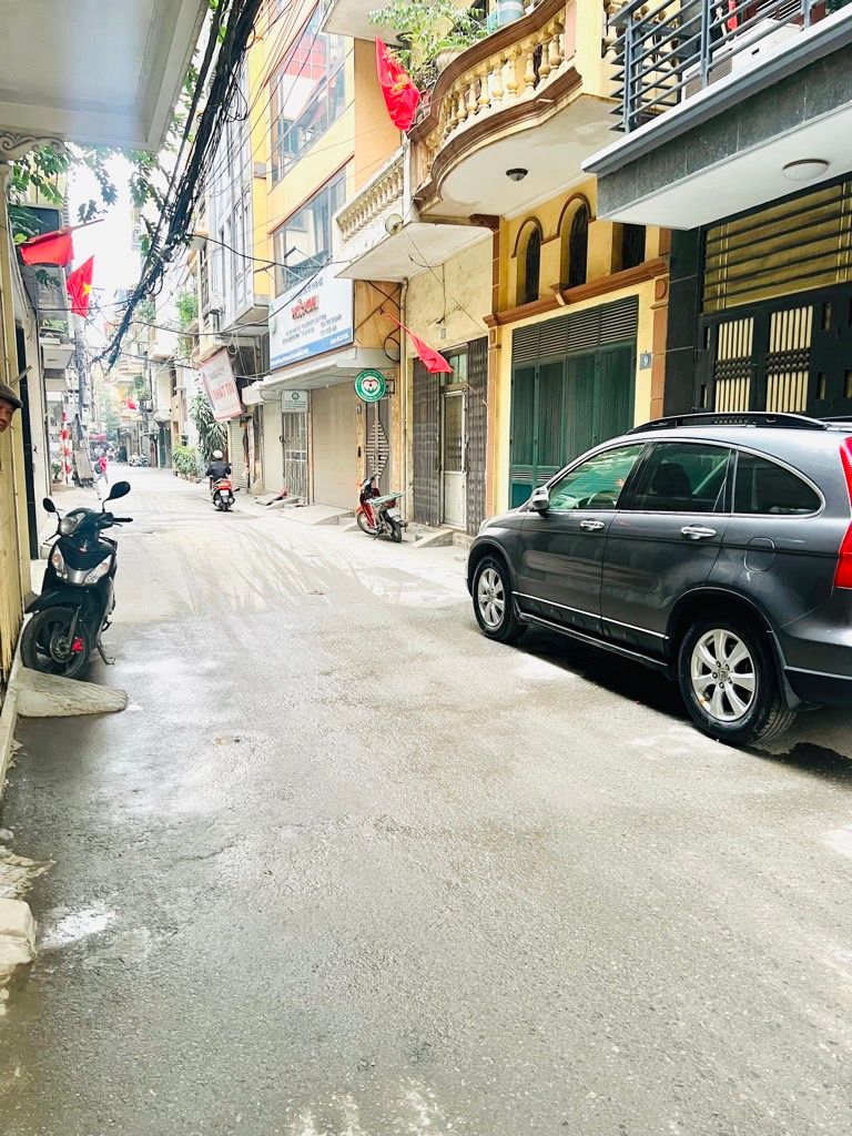 Bán nhà Hoàng Văn Thái - diện tích 40m2 3 tầng - Căn góc 3 mặt ngõ - giá 16 tỷ