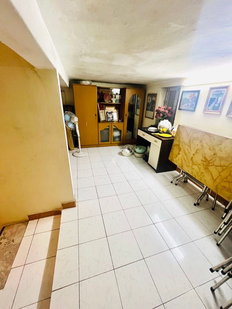 Bán nhà Hoàng Văn Thái - diện tích 40m2 3 tầng - Căn góc 3 mặt ngõ - giá 16 tỷ