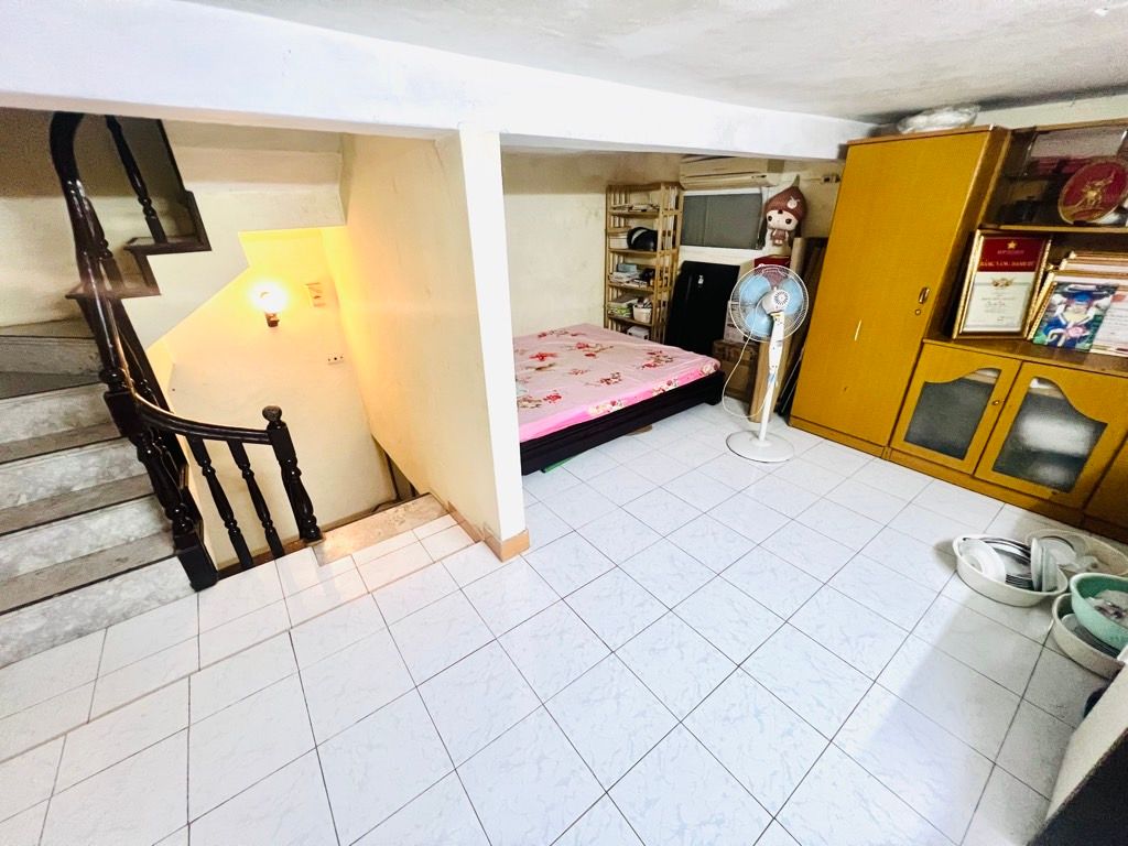 Bán nhà Hoàng Văn Thái - diện tích 40m2 3 tầng - Căn góc 3 mặt ngõ - giá 16 tỷ