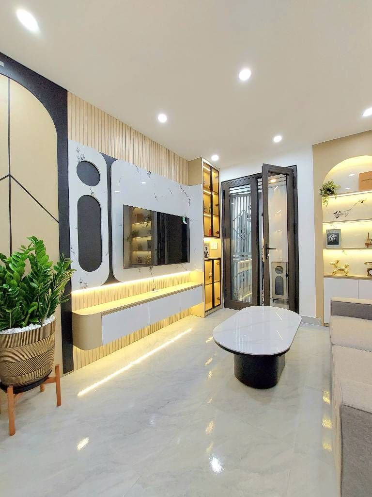 Bán Căn Hộ Tập Thể C5 Quỳnh Lôi: Gộp 2 Căn – 70m2 Sử Dụng – 2 Ngủ 2 WC – Giá 3.88 Tỷ