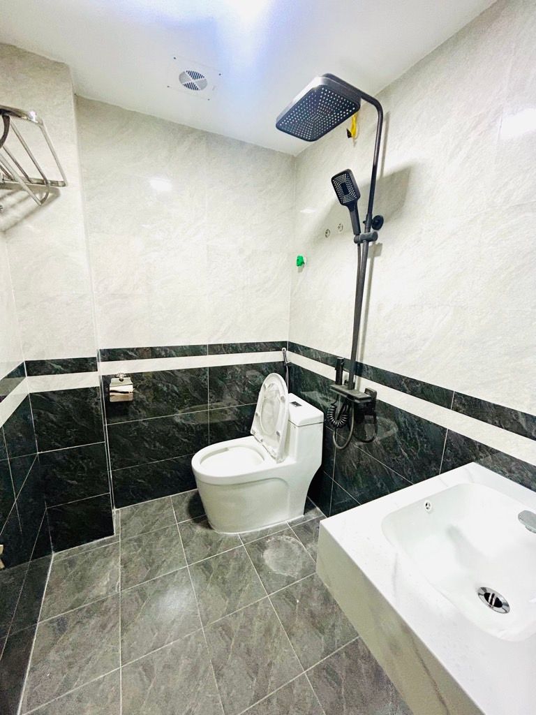 Bán nhà Yên Duyên - diện tích 39m2 5 tầng - Mặt phố, thang máy - giá 14,5 tỷ