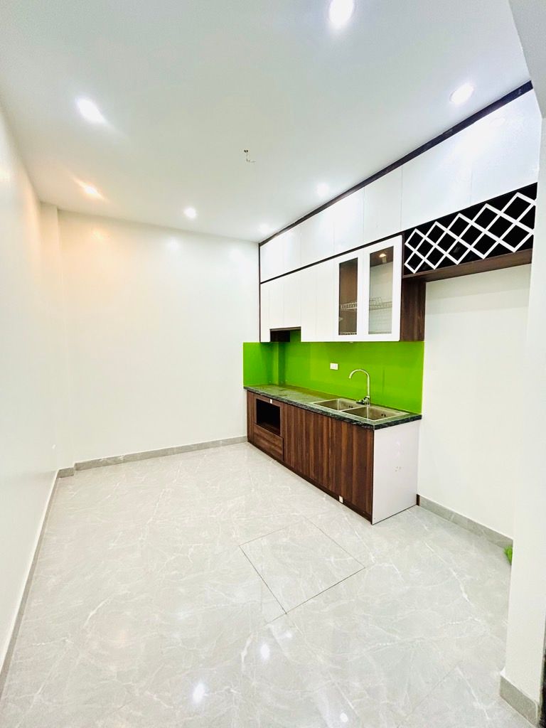 Bán nhà Yên Duyên - diện tích 39m2 5 tầng - Mặt phố, thang máy - giá 14,5 tỷ