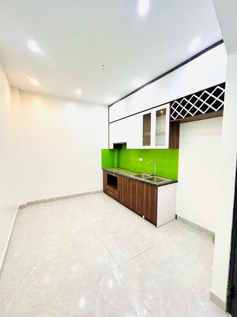 Bán nhà Yên Duyên - diện tích 39m2 5 tầng - Mặt phố, thang máy - giá 14,5 tỷ