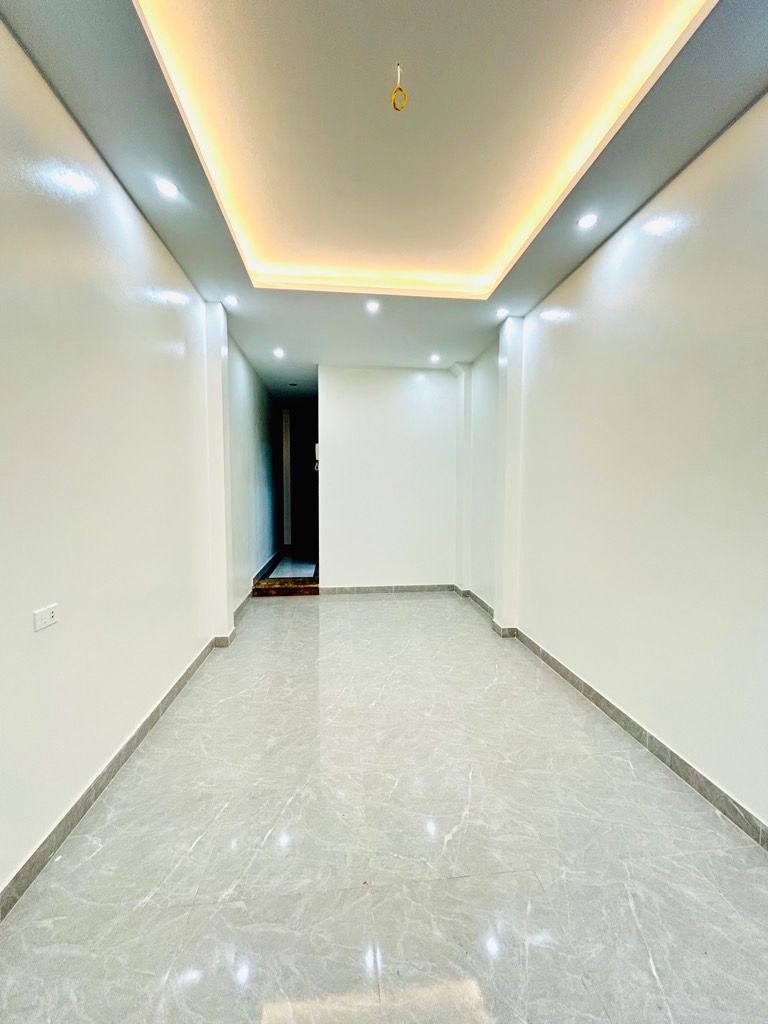 Bán nhà Yên Duyên - diện tích 39m2 5 tầng - Mặt phố, thang máy - giá 14,5 tỷ