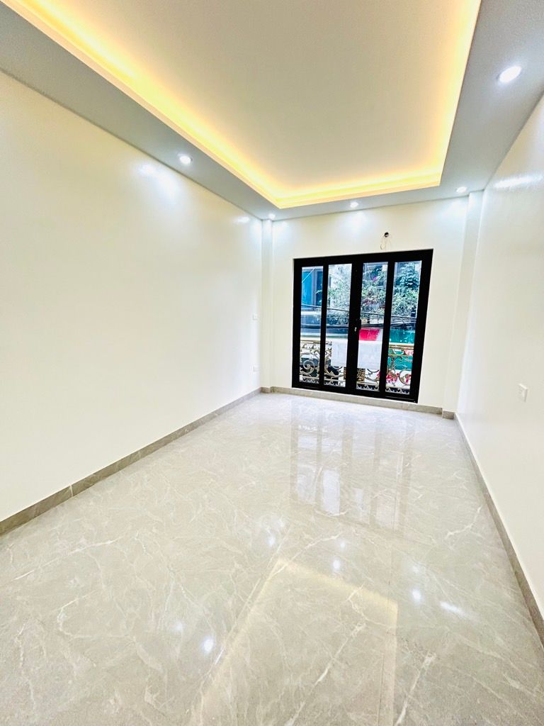 Bán nhà Yên Duyên - diện tích 39m2 5 tầng - Mặt phố, thang máy - giá 14,5 tỷ