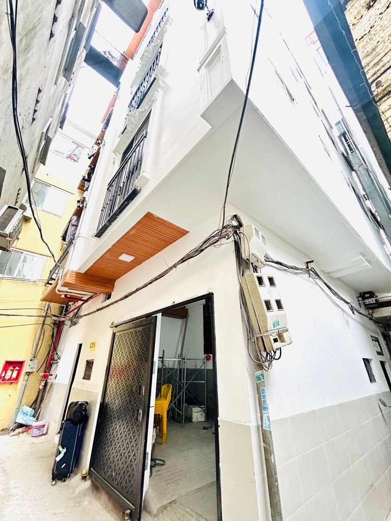 Bán nhà Nguyễn Khoái - diện tích 67.1m2 6 tầng - Lô góc - giá 10,5 tỷ