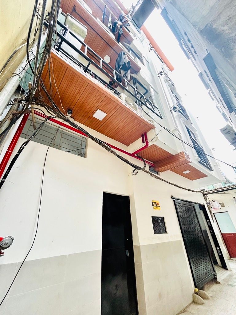 Bán nhà Nguyễn Khoái - diện tích 67.1m2 6 tầng - Lô góc - giá 10,5 tỷ