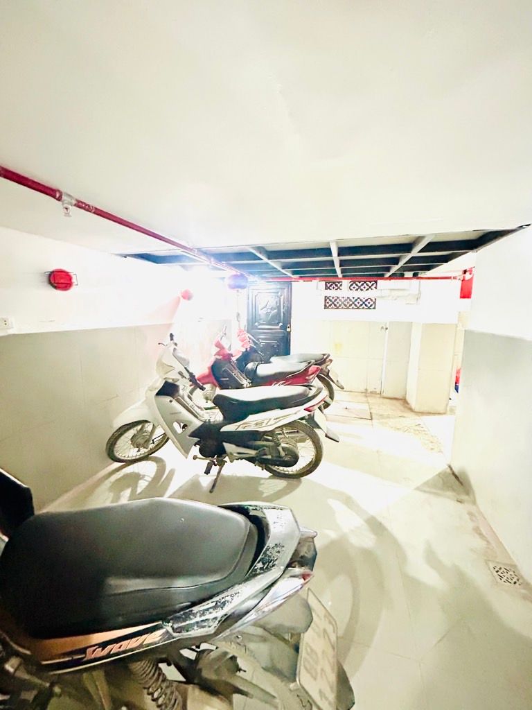 Bán nhà Nguyễn Khoái - diện tích 67.1m2 6 tầng - Lô góc - giá 10,5 tỷ