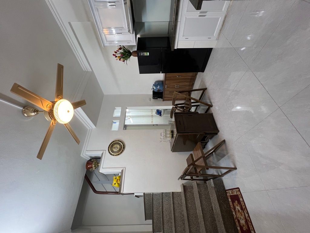 Bán nhà Tân Mai - diện tích 18m2 3 tầng - ô tô cách 3 nhà - giá 2,75 tỷ