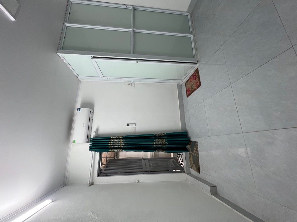 Bán nhà Tân Mai - diện tích 18m2 3 tầng - ô tô cách 3 nhà - giá 2,75 tỷ