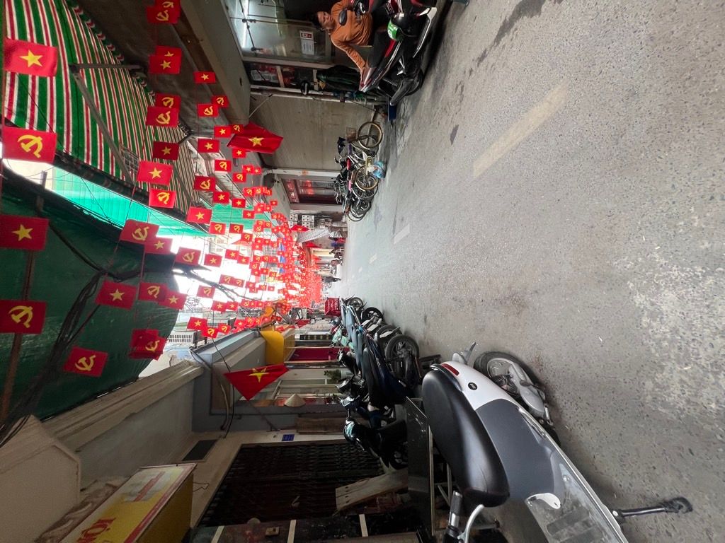 Bán nhà Tân Mai - diện tích 18m2 3 tầng - ô tô cách 3 nhà - giá 2,75 tỷ