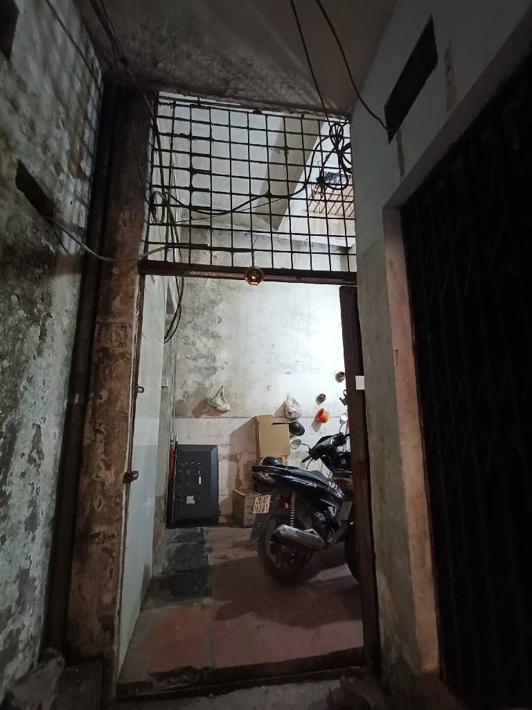 Bán nhà Bạch Mai - diện tích 30,2m2 4 tầng - Nhà xác định bán đất tặng nhà - giá 7,5 tỷ