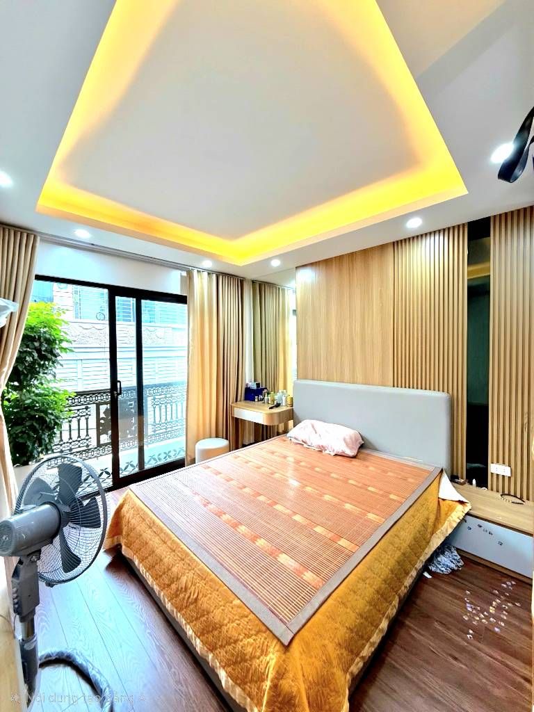 Bán nhà Nguyễn Chính - diện tích 48m2 5 tầng - Ô tô vào nhà - giá 17,8 tỷ