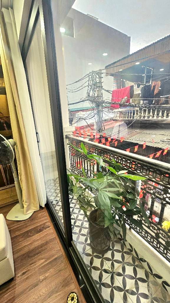 Bán nhà Nguyễn Chính - diện tích 48m2 5 tầng - Ô tô vào nhà - giá 17,8 tỷ