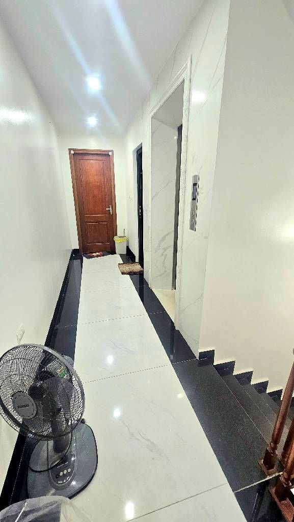 Bán nhà Nguyễn Chính - diện tích 48m2 5 tầng - Ô tô vào nhà - giá 17,8 tỷ