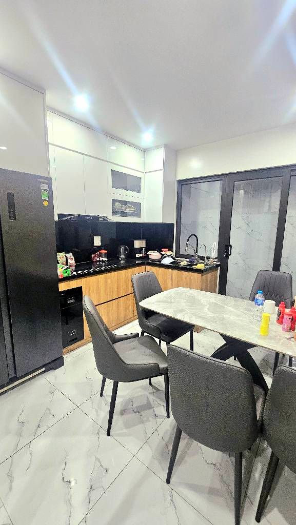 Bán nhà Nguyễn Chính - diện tích 48m2 5 tầng - Ô tô vào nhà - giá 17,8 tỷ