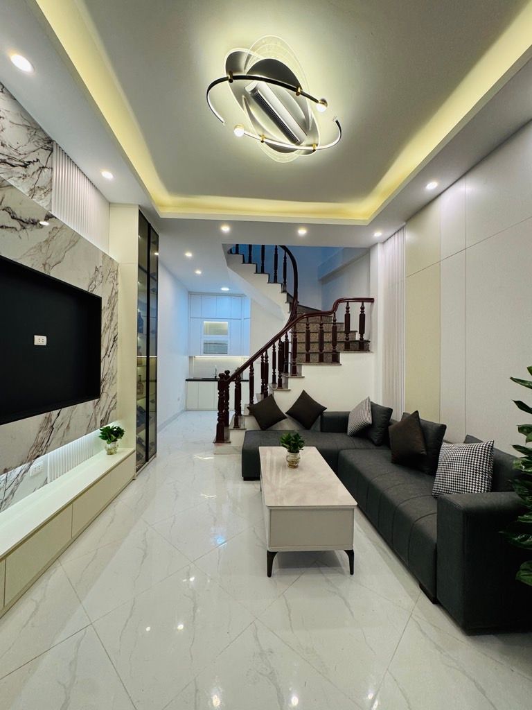 Bán nhà Hoàng Mai - diện tích 31m2 5 tầng - Nhà đẹp, ngõ thông - giá 8,4 tỷ