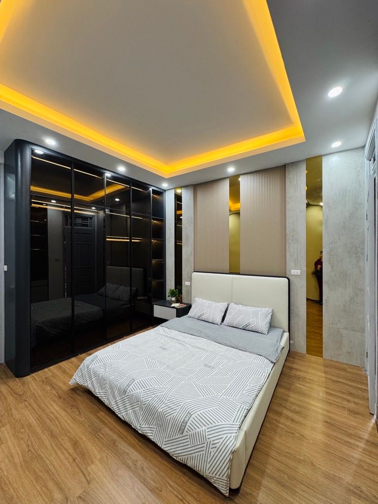 Bán nhà Hoàng Mai - diện tích 31m2 5 tầng - Nhà đẹp, ngõ thông - giá 8,4 tỷ