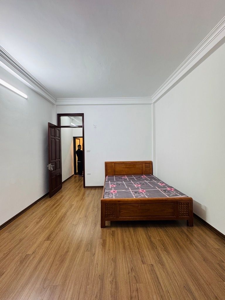 Bán nhà Hoàng Mai - diện tích 31m2 5 tầng - Nhà đẹp, ngõ thông - giá 8,4 tỷ