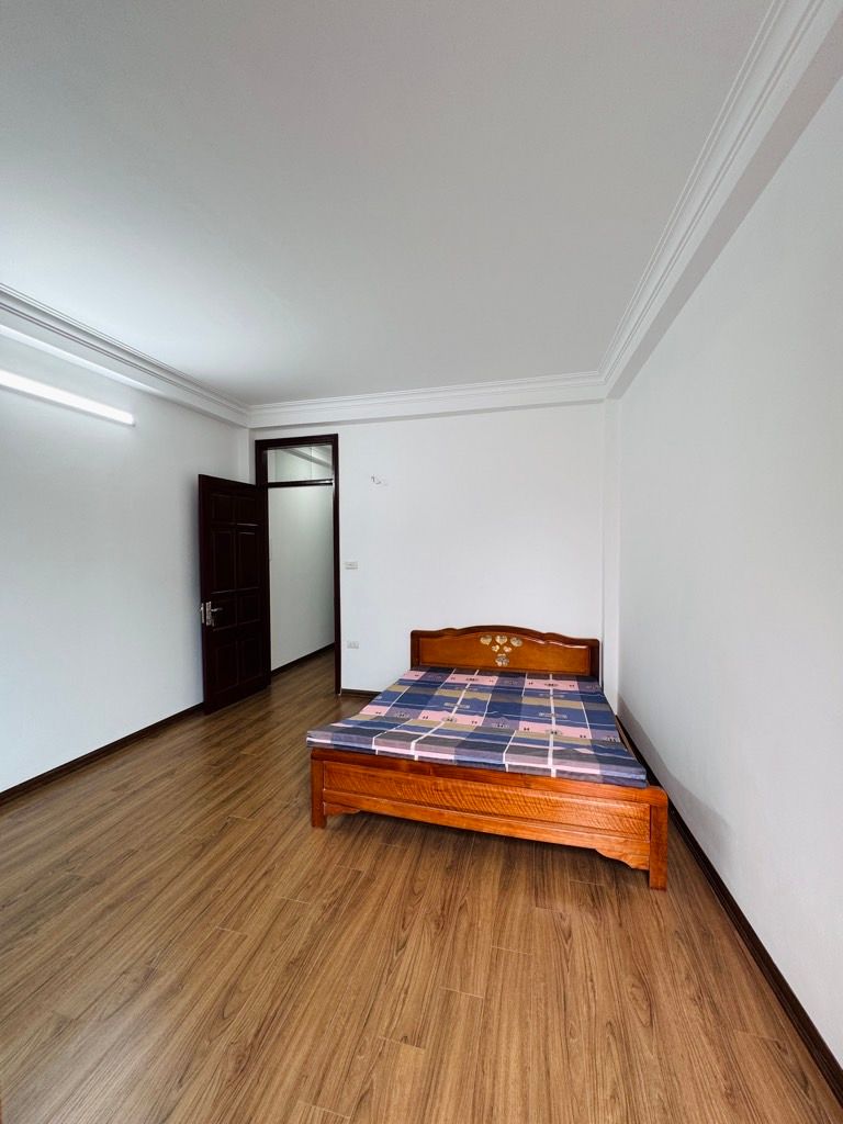 Bán nhà Hoàng Mai - diện tích 31m2 5 tầng - Nhà đẹp, ngõ thông - giá 8,4 tỷ