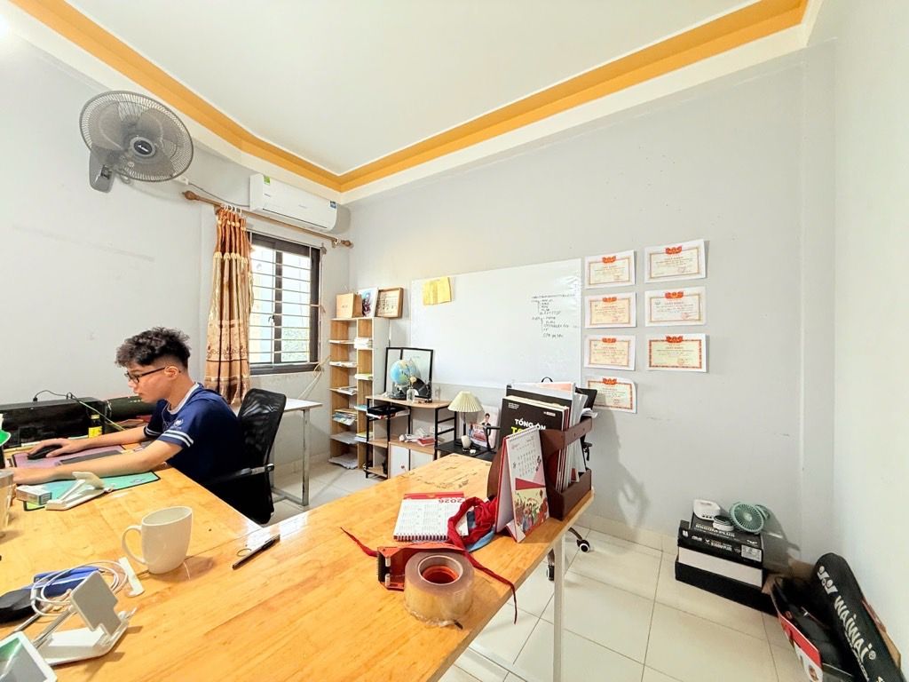 Bán nhà Nguyễn Khoái - diện tích 32m2 5 tầng - Ngõ nông gần ô tô - giá 5,9 tỷ