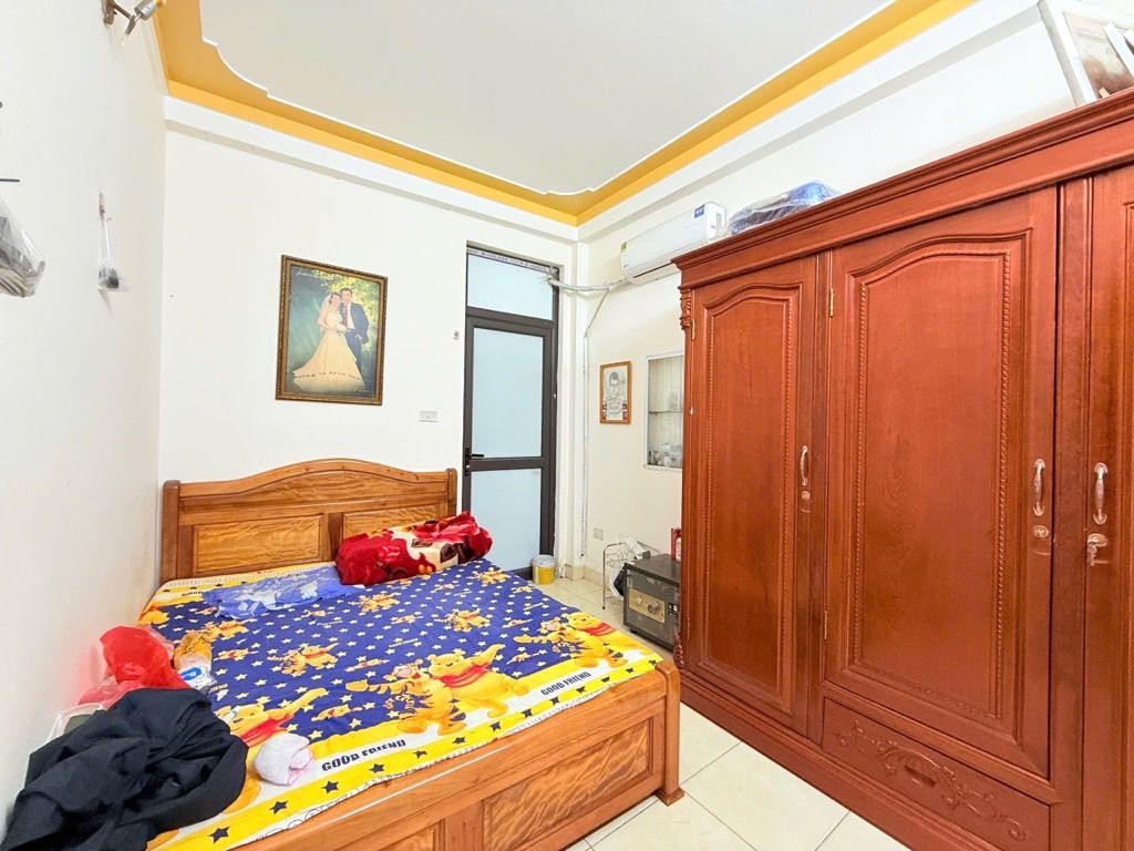 Bán nhà Nguyễn Khoái - diện tích 32m2 5 tầng - Ngõ nông gần ô tô - giá 5,9 tỷ