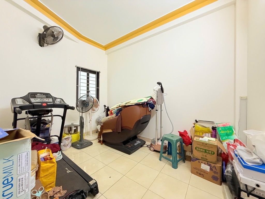 Bán nhà Nguyễn Khoái - diện tích 32m2 5 tầng - Ngõ nông gần ô tô - giá 5,9 tỷ