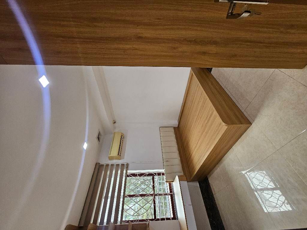 Bán nhà Huỳnh Thúc Kháng - diện tích 95m2 4 tầng - Căn hộ 3 phòng ngủ, ban công hướng Nam - giá 8,75 tỷ