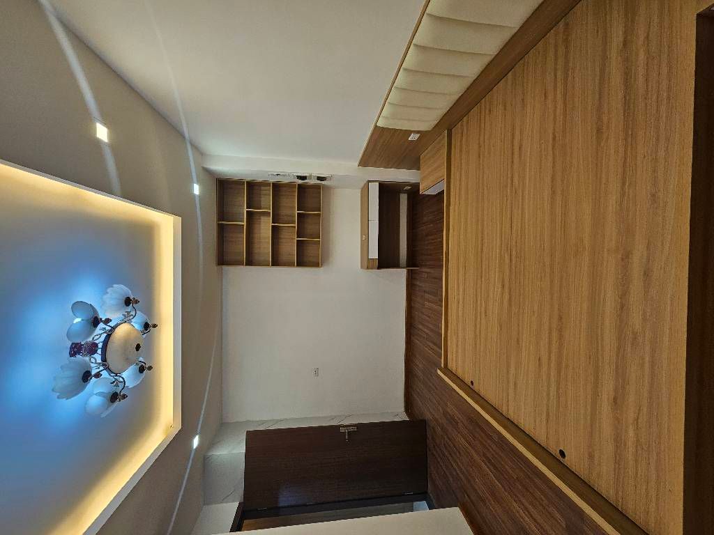 Bán nhà Huỳnh Thúc Kháng - diện tích 95m2 4 tầng - Căn hộ 3 phòng ngủ, ban công hướng Nam - giá 8,75 tỷ