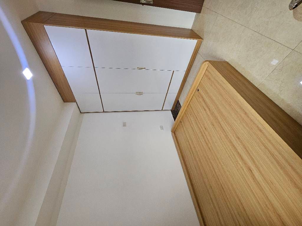 Bán nhà Huỳnh Thúc Kháng - diện tích 95m2 4 tầng - Căn hộ 3 phòng ngủ, ban công hướng Nam - giá 8,75 tỷ