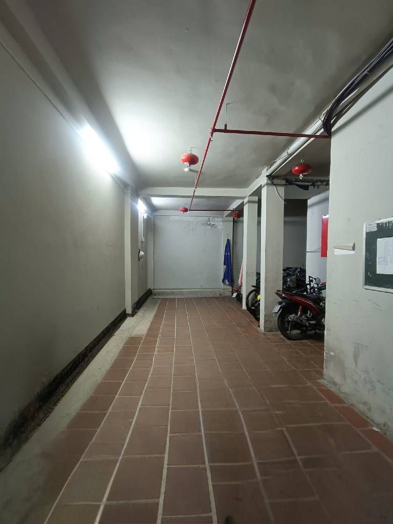 Bán nhà Giải phóng - diện tích 120m2 2 tầng - Mặt ngõ thông - giá 3,4 tỷ