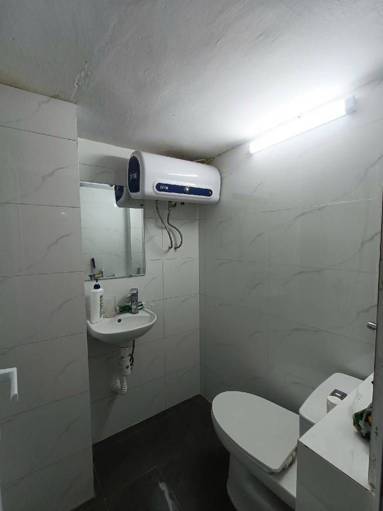 Bán nhà Giải phóng - diện tích 120m2 2 tầng - Mặt ngõ thông - giá 3,4 tỷ