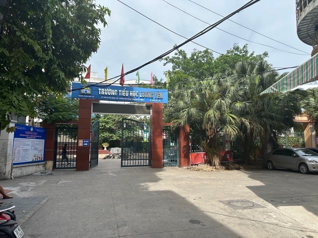 Bán nhà Lương Yên - diện tích 36m2 3 tầng - Nhà cũ 3 tầng thiết kế lệch tầng công năng 03 ngủ - giá 14,5 tỷ