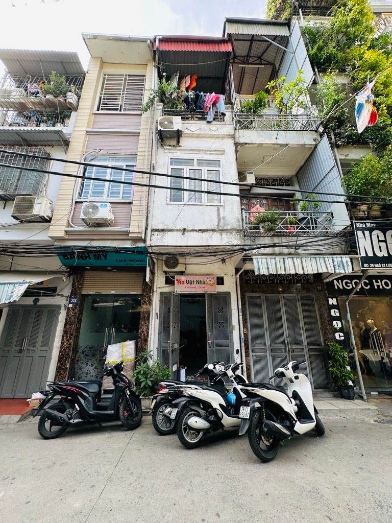 Bán nhà Lương Yên - diện tích 36m2 3 tầng - Nhà cũ 3 tầng thiết kế lệch tầng công năng 03 ngủ - giá 14,5 tỷ