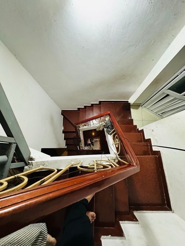 Bán nhà Lương Yên - diện tích 36m2 3 tầng - Nhà cũ 3 tầng thiết kế lệch tầng công năng 03 ngủ - giá 14,5 tỷ