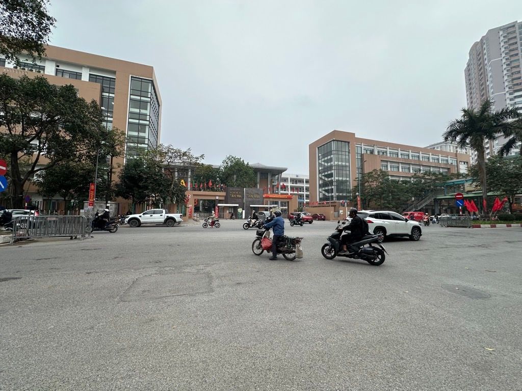 Bán nhà Tân Mai - diện tích 60m2 3 tầng - CỰC HIẾM - giá 13,5 tỷ