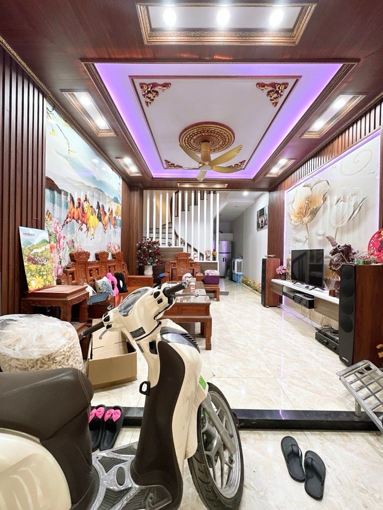 Bán nhà Tân Mai - diện tích 60m2 3 tầng - CỰC HIẾM - giá 13,5 tỷ