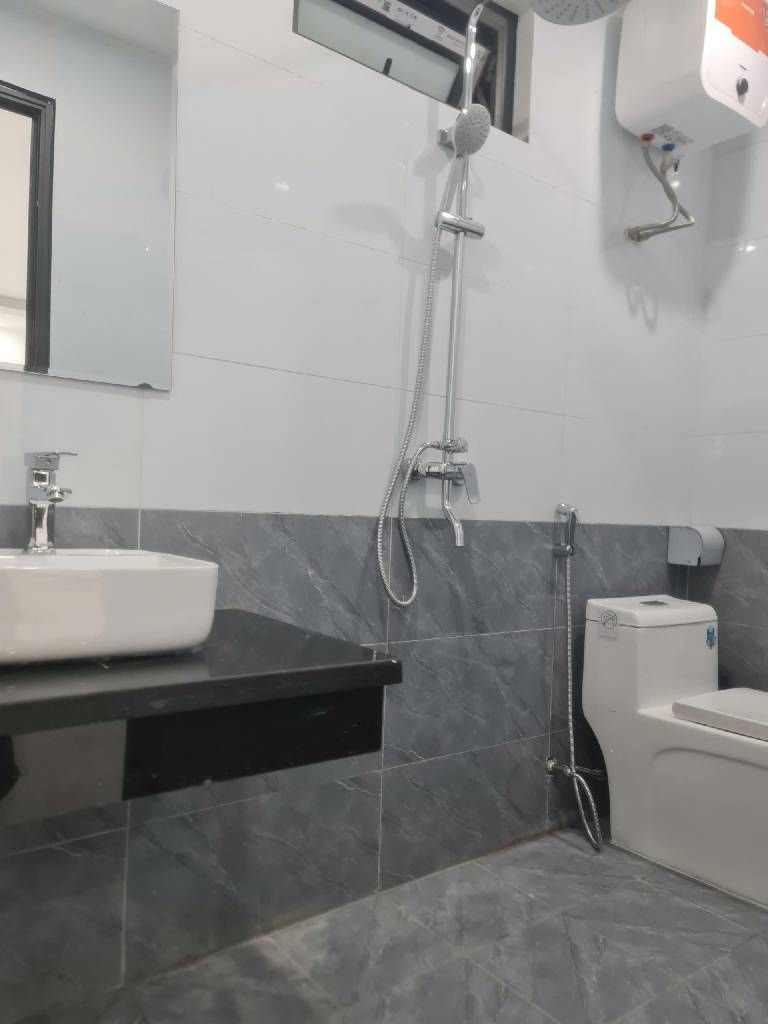 Bán nhà Bạch Mai - diện tích 70m2 6 tầng - Ngõ thông kinh doanh - giá 24,5 tỷ