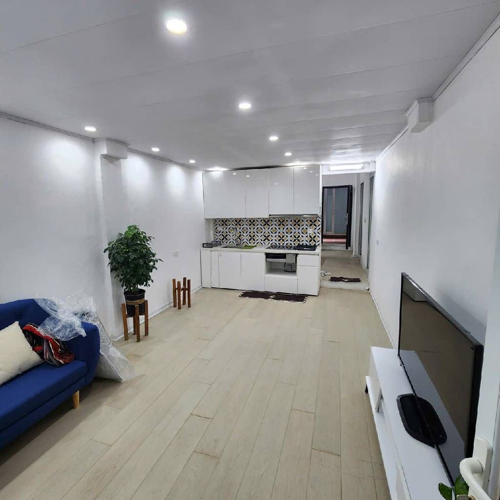 Bán Căn Hộ Tập Thể Mặt Phố Tạ Quang Bửu: Tầng 2 VIP – 70m2 – 2 Ngủ 2 WC – Giá 4.7 Tỷ