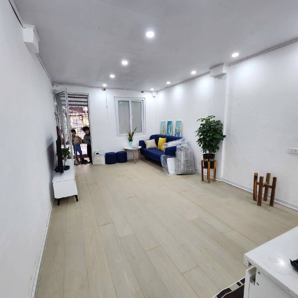 Alternative view of Bán Căn Hộ Tập Thể Mặt Phố Tạ Quang Bửu: Tầng 2 VIP – 70m2 – 2 Ngủ 2 WC – Giá 4.7 Tỷ