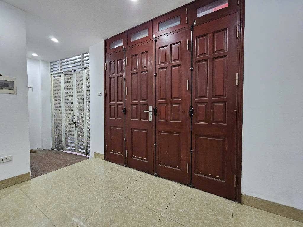 Bán nhà Trương Định - diện tích 28.5m2 5 tầng - Gần 3 trường đại học - giá 7,3 tỷ