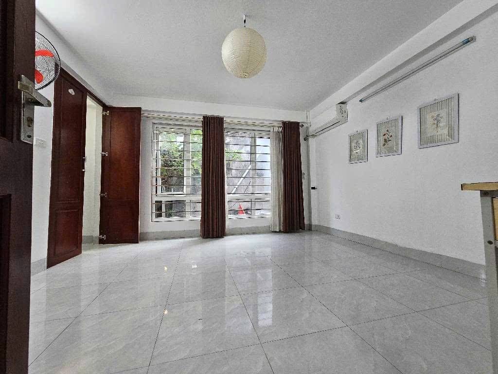 Bán nhà Trương Định - diện tích 28.5m2 5 tầng - Gần 3 trường đại học - giá 7,3 tỷ