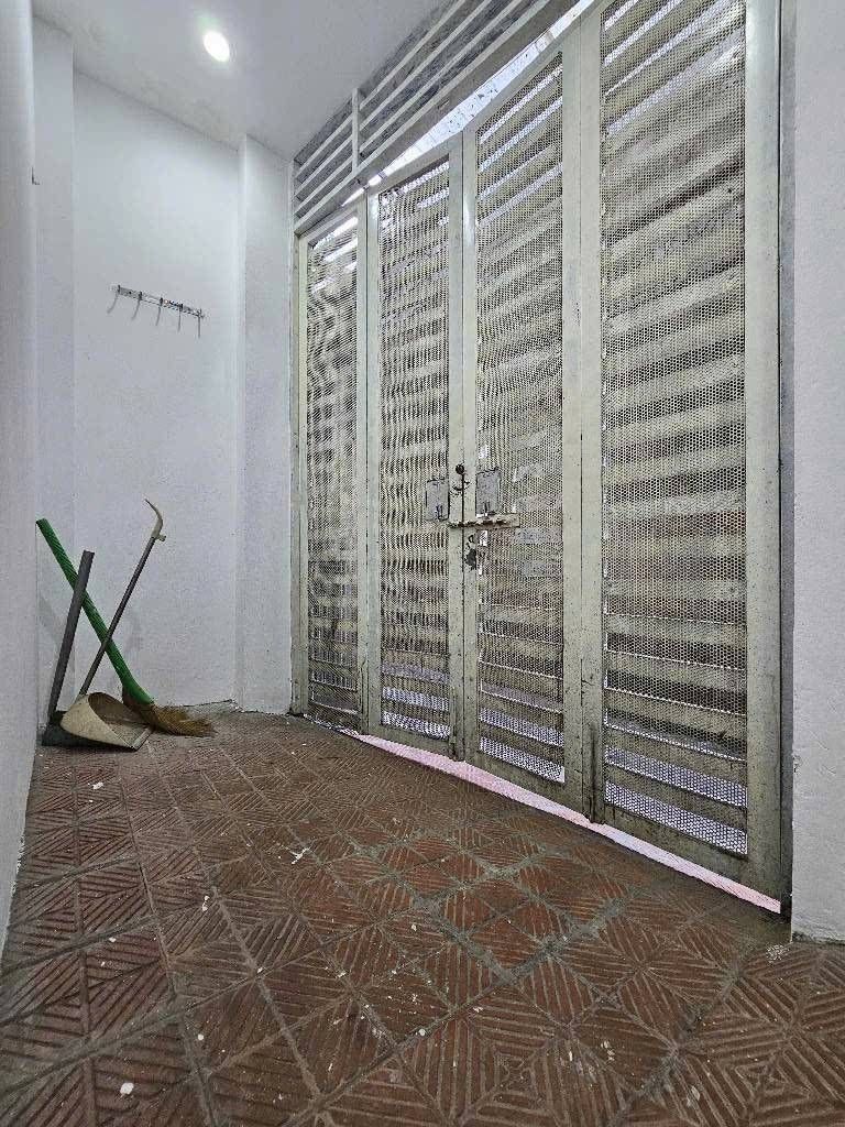 Bán nhà Trương Định - diện tích 28.5m2 5 tầng - Gần 3 trường đại học - giá 7,3 tỷ